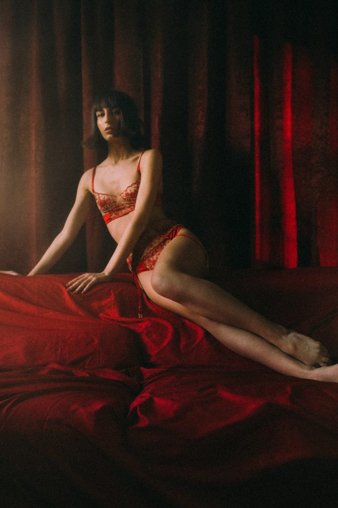 kiki-minou-neo-burlesque-artista-showgirl-fan-dance-dancer-striptease-performer-star-spettacolo-intrattenimenti-evento-nazionale-internazionale-miglior-italiana-modella-mulin-rouge-folies-bergere-crazy-horse-lido-de-paris-luca-russo